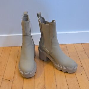 Women's Beige Lug Sole Chelsea Boots